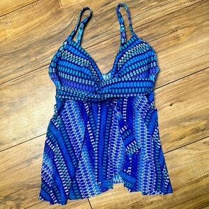 NWOT. Profile by Gottex Blue Patterned Tankini Top. Size 14.